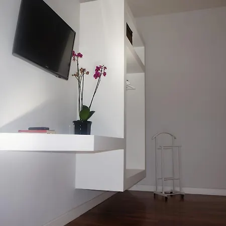 Bed & Breakfast Lullymia 3*