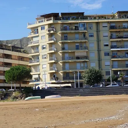 Bed & Breakfast Lullymia 3*